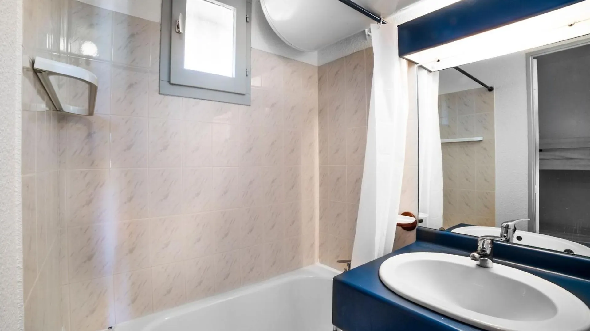 Apartment Les Canoubiers III By Interhome La Londe-les-Maures