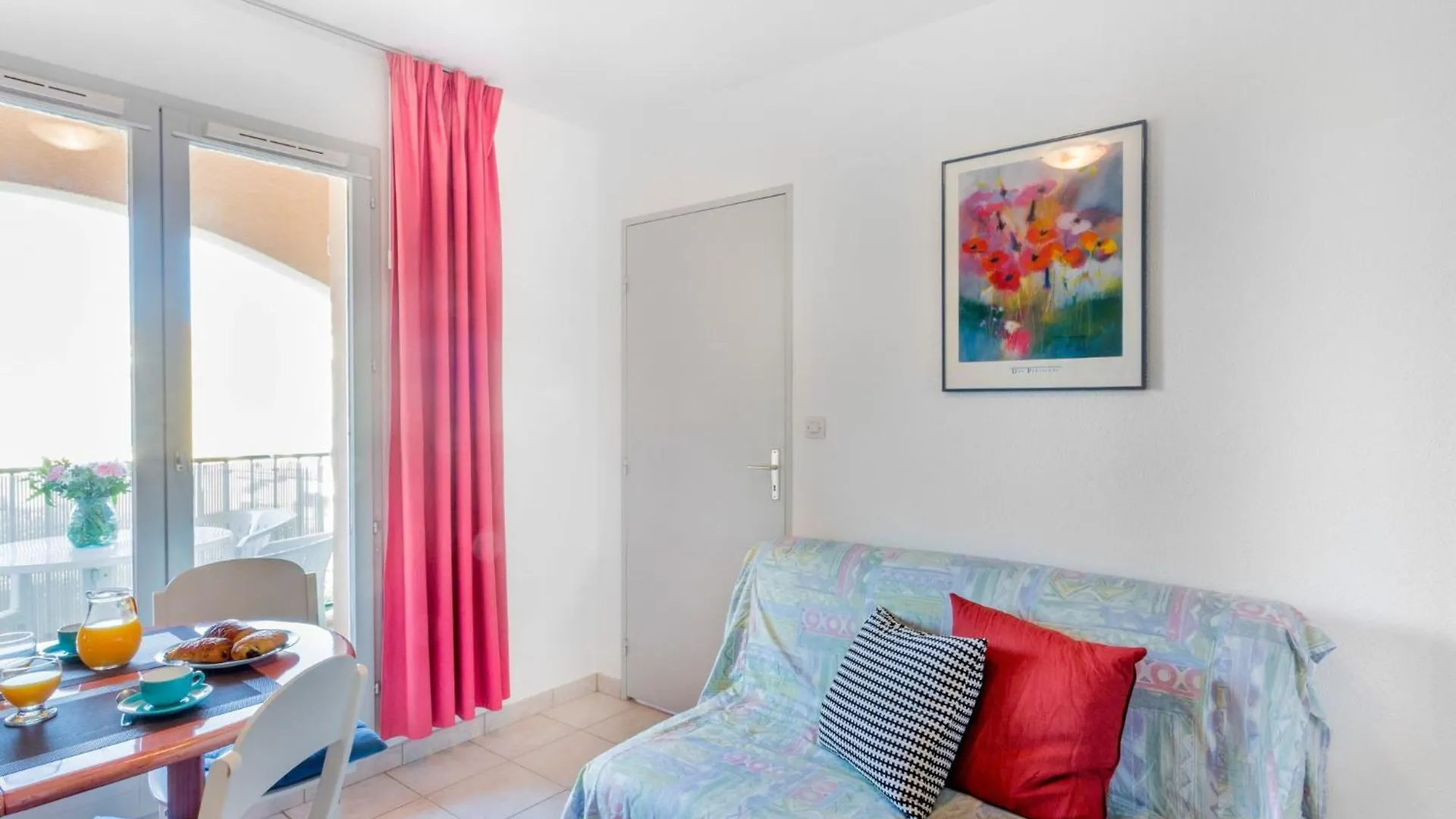 Apartment Les Canoubiers III By Interhome La Londe-les-Maures 0*,